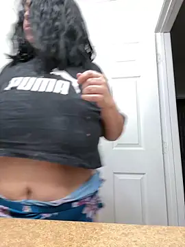 AlyssiaAmoreXO online show from 18, 12, 2025