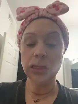 AlyssiaAmoreXO online show from 5, 2, 2026