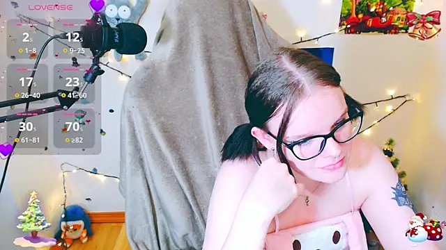 Snapshot of DivaMarisa chatting on 10, 1, 2025 DivaMarisa online show from 10, 1, 2025