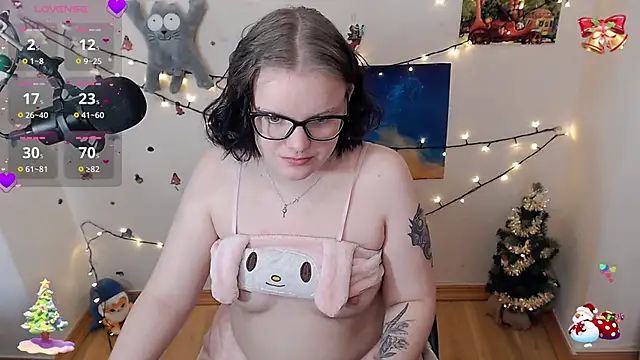 Snapshot of DivaMarisa chatting on 24, 1, 2025 DivaMarisa online show from 24, 1, 2025