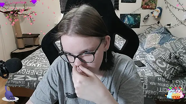 Snapshot of DivaMarisa chatting on 6, 3, 2025 DivaMarisa online show from 6, 3, 2025