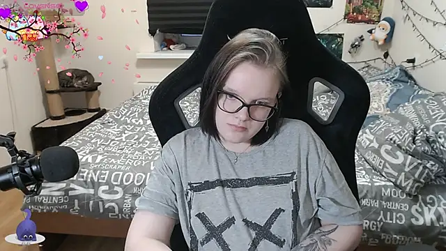 Snapshot of DivaMarisa chatting on 6, 3, 2025 DivaMarisa online show from 6, 3, 2025