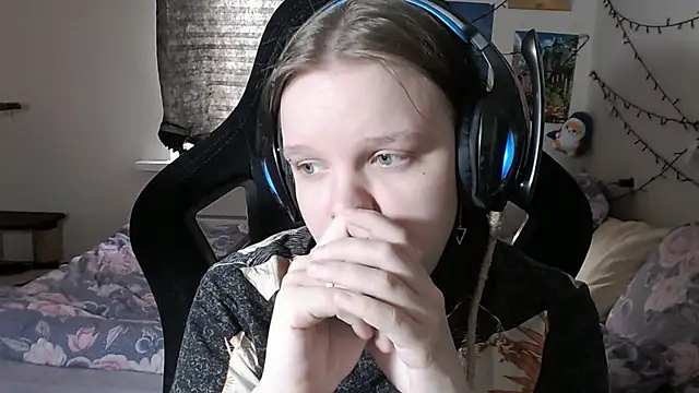 Snapshot of DivaMarisa chatting on 16, 3, 2025 DivaMarisa online show from 16, 3, 2025