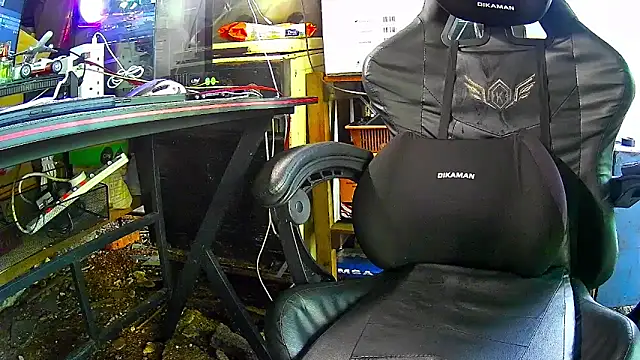 Snapshot of funmix00 chatting on 8, 1, 2025 funmix00 online show from 8, 1, 2025