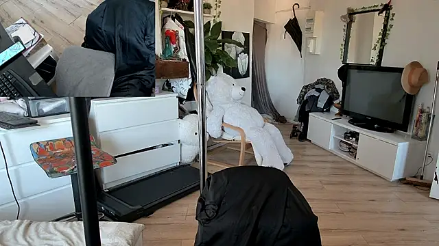 CeriseLapine online show from 18, 11, 2025