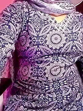 Snapshot of Indianhyna chatting on 3, 11, 2025 Indianhyna online show from 3, 11, 2025