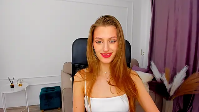 Snapshot of NaturalBeaty chatting on 6, 2, 2025 NaturalBeaty online show from 6, 2, 2025