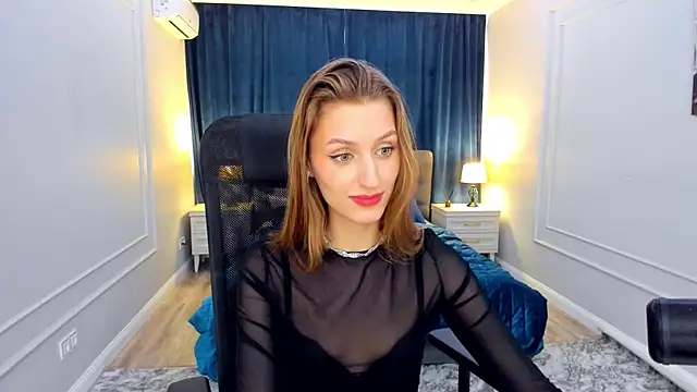 Snapshot of NaturalBeaty chatting on 10, 2, 2025 NaturalBeaty online show from 10, 2, 2025