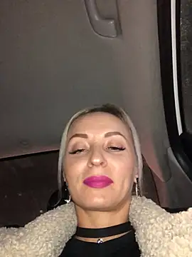 Diamond Bunny  online show from 4, 1, 2025