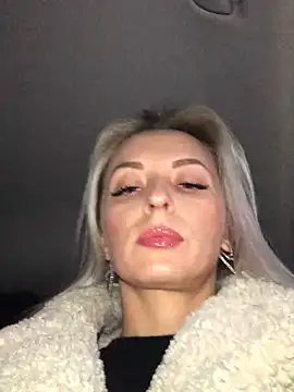 Diamond Bunny  online show from 13, 1, 2025