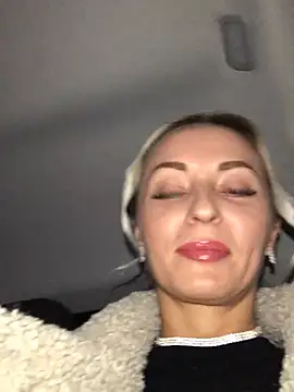 Diamond Bunny  online show from 14, 1, 2025