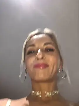 Diamond Bunny  online show from 19, 2, 2025