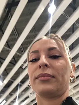 Diamond Bunny  online show from 25, 9, 2025