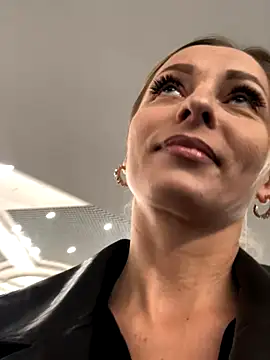 Diamond Bunny  online show from 29, 9, 2025