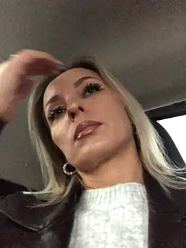 Diamond Bunny  online show from 29, 10, 2025