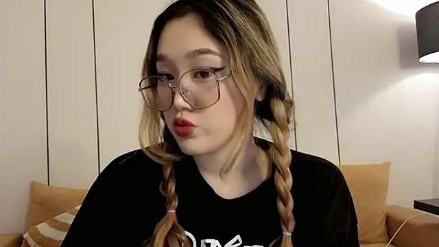 Jennatyan online show from 19, 3, 2026