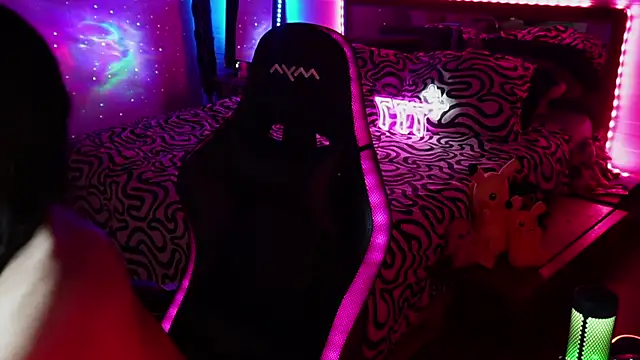 ElizaQueen777 online show from 18, 12, 2024