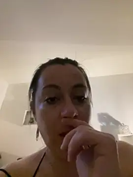 Snapshot of Lyannabuena69 chatting on 2, 3, 2026 Lyannabuena69 online show from 2, 3, 2026