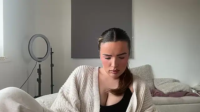 maisiesmithx online show from 13, 3, 2026