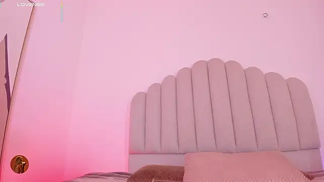 Nikki Angel  online show from 19, 2, 2026