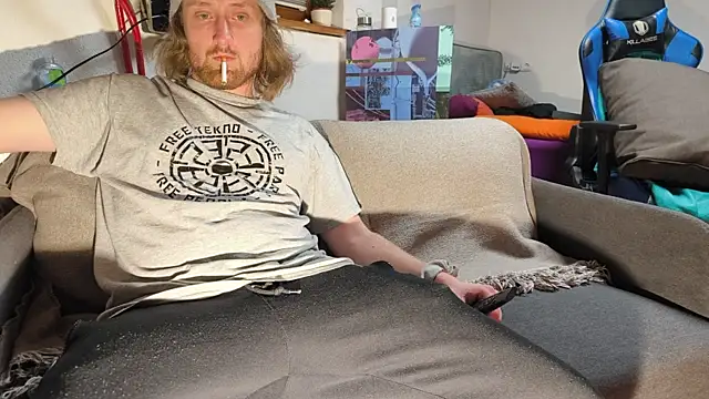 Snapshot of DrownMentallyyy chatting on 11, 3, 2025 DrownMentallyyy online show from 11, 3, 2025