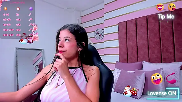 Snapshot of coraltaylor chatting on 13, 1, 2025 coraltaylor online show from 13, 1, 2025