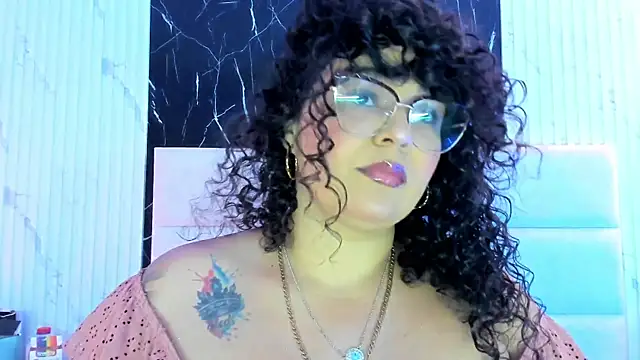 Reginavegaa online show from 8, 10, 2025