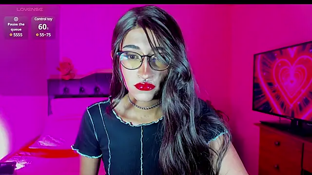 Snapshot of Lararose01 chatting on 2, 12, 2024 Lararose01 online show from 2, 12, 2024