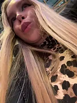 mur girl online show from 8, 1, 2025