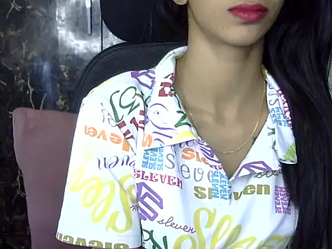 Snapshot of MAAYRA_09 chatting on 30, 1, 2025 MAAYRA 09 online show from 30, 1, 2025