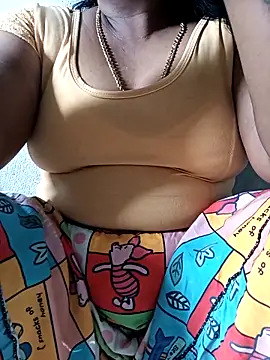 Snapshot of MaaliiiPonuTamil chatting on 30, 9, 2025 MaaliiiPonuTamil online show from 30, 9, 2025