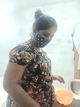 Snapshot of MaaliiiPonuTamil chatting on 24, 11, 2025 MaaliiiPonuTamil online show from 24, 11, 2025