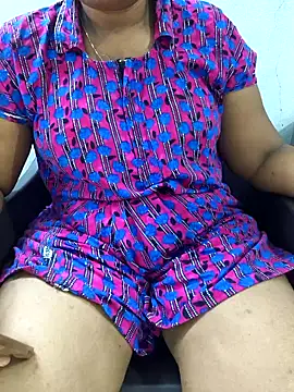 Snapshot of MaaliiiPonuTamil chatting on 18, 3, 2026 MaaliiiPonuTamil online show from 18, 3, 2026