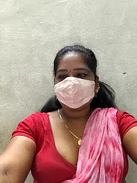 Snapshot of MaaliiiPonuTamil chatting on 8, 4, 2026 MaaliiiPonuTamil online show from 8, 4, 2026