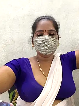 Snapshot of MaaliiiPonuTamil chatting on 12, 4, 2026 MaaliiiPonuTamil online show from 12, 4, 2026