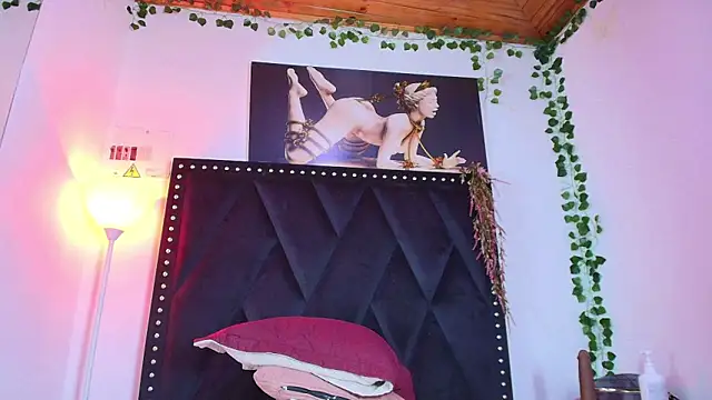 Naia x online show from 24, 2, 2026