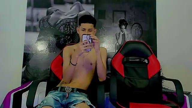 Snapshot of migueyalejo_teens chatting on 14, 12, 2024 migueyalejo teens online show from 14, 12, 2024