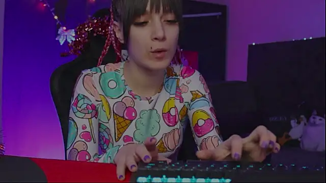 Snapshot of Kathleen_Meow chatting on 1, 1, 2025 Kathleen Meow online show from 1, 1, 2025