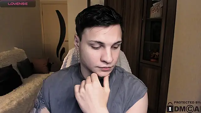 handsome guy01 online show from 15, 11, 2025