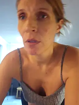 Snapshot of Lenchen_ chatting on 12, 11, 2025 Lenchen online show from 12, 11, 2025