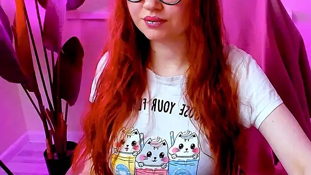 Snapshot of CarolGiggly chatting on 1, 2, 2026 CarolGiggly online show from 1, 2, 2026