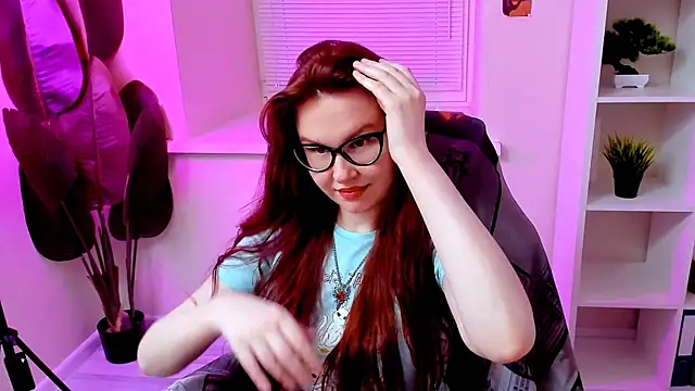 CarolGiggly online show from 10, 4, 2026