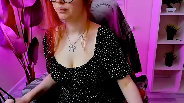 Snapshot of CarolGiggly chatting on 13, 7, 2026 CarolGiggly online show from 13, 7, 2026