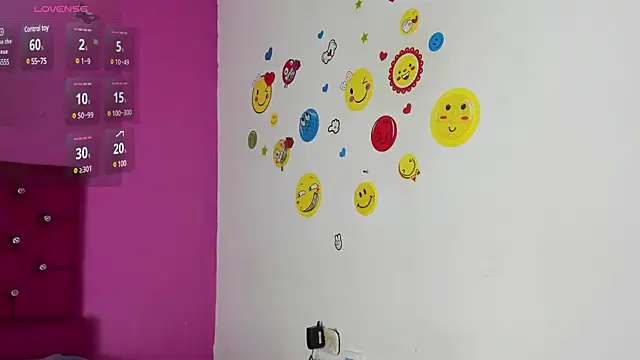 Snapshot of tiffany_Bitch chatting on 1, 2, 2025 tiffany Bitch online show from 1, 2, 2025