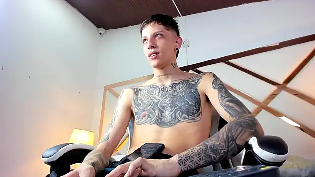 Snapshot of Adam_hard_ chatting on 24, 9, 2025 Adam hard  online show from 24, 9, 2025