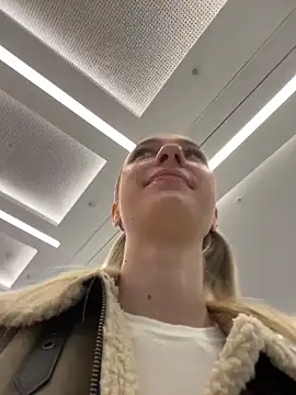 Lia  Love online show from 8, 10, 2025