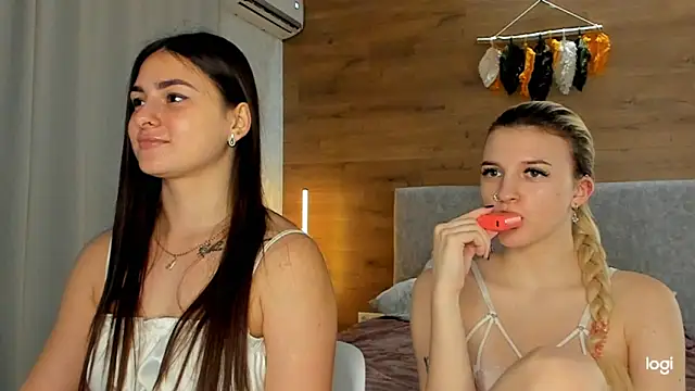 ShySonya online show from 3, 2, 2025