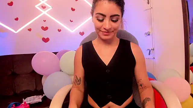 lunaalynch online show from 14, 4, 2026