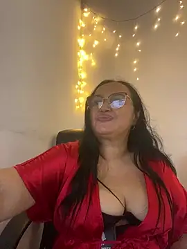 GiaNahomi online show from 17, 1, 2025