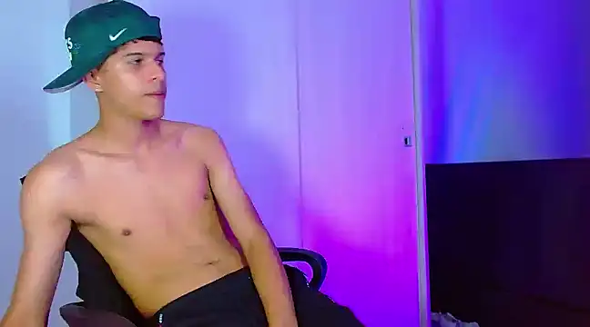 LiamGadiell online show from 24, 12, 2024